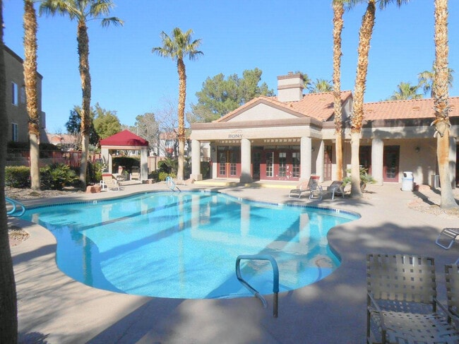 Building Photo - Spacious 1st Floor Condo at The Lakes