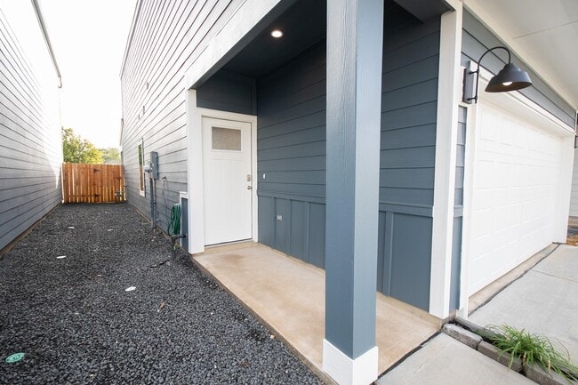 Photo - 10217 Berkeley Spgs Trl