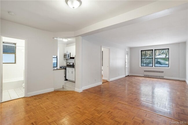 Photo - 140 E Hartsdale Ave Unidad 1F