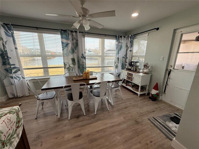 Photo - 360 Palm Cir