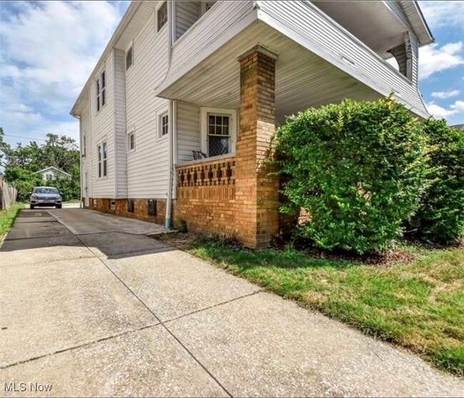 Photo - 1051 E 171st St