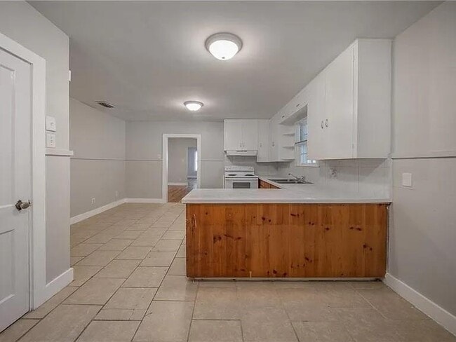 Photo - 2407 Juanita St