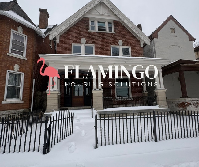 Building Photo - 1422 East Third Street - Shared Living programs Eligible