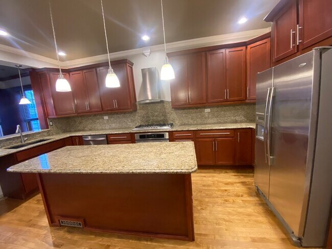 Photo - 2825 N Hamlin Ave Unit 1