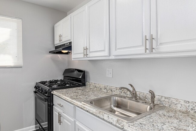 Photo - Regency Court Apartments