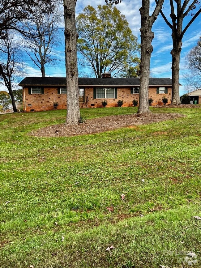 Building Photo - 1600 Plumcrest Dr Rental