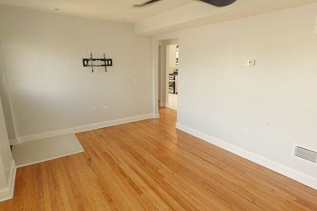 Photo - 11031 S Pulaski Rd