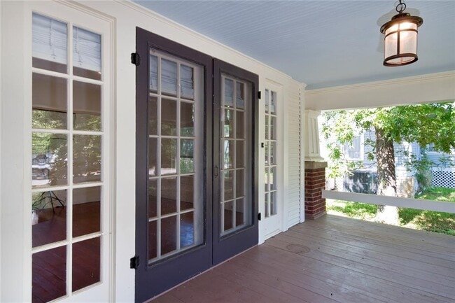 Photo - 620 Rogers St