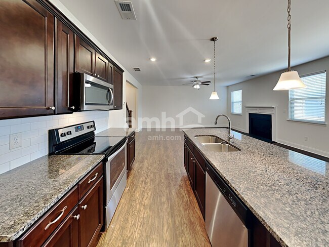 Photo - 141 McBee St