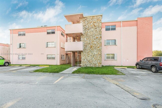 Photo - 19741 SW 114th Ave Condominio Unidad 360-13