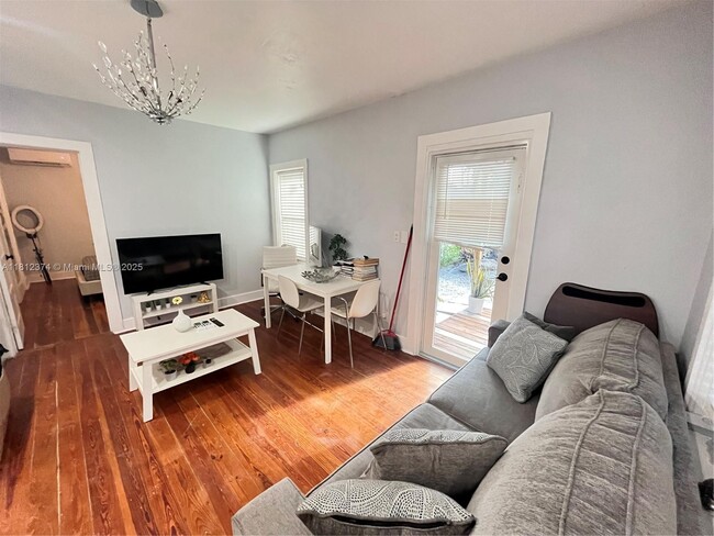 Photo - 1120 NE 17th Ave Apartment Unit 1