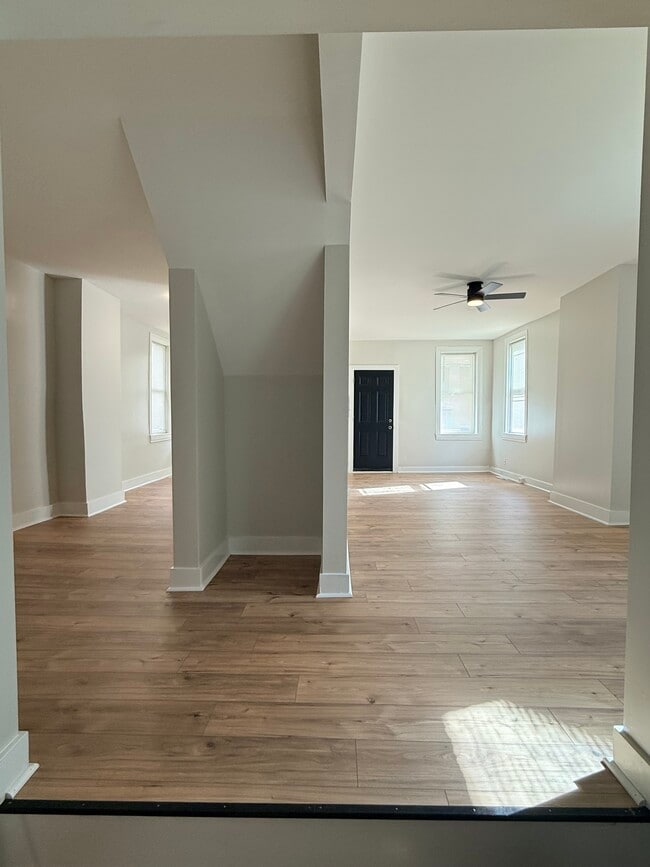 Building Photo - 1631 Mount Rose Ave