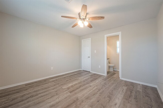 Photo - 1547 Garden Rd