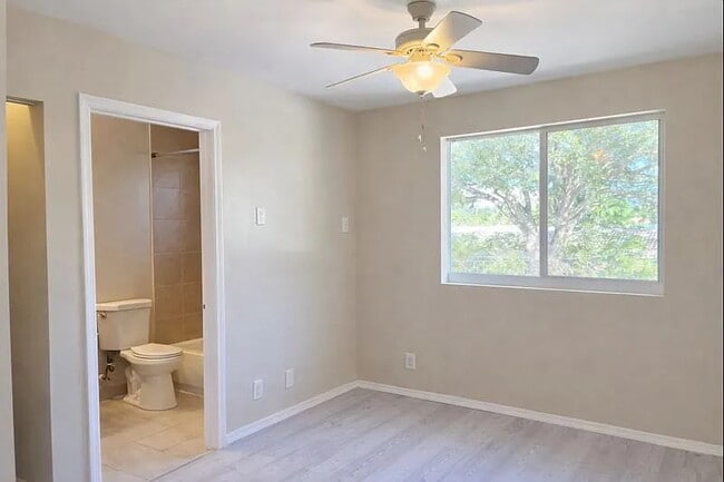 Photo - 420 SE 18th Ct Unit #2