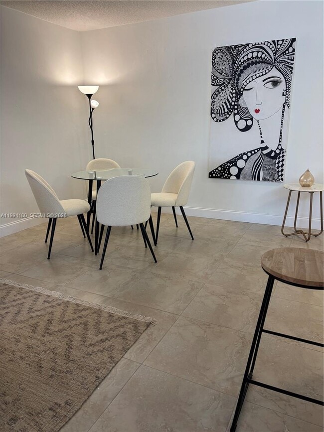 Photo - 1551 N 12th Ct Unidad 12A