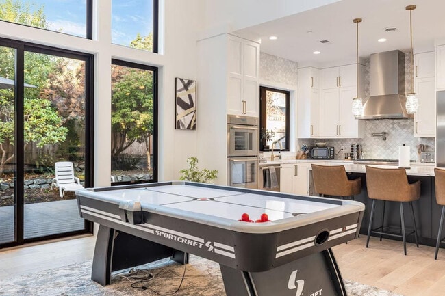 Building Photo - 115 110th Pl SE Unit ID1335297P