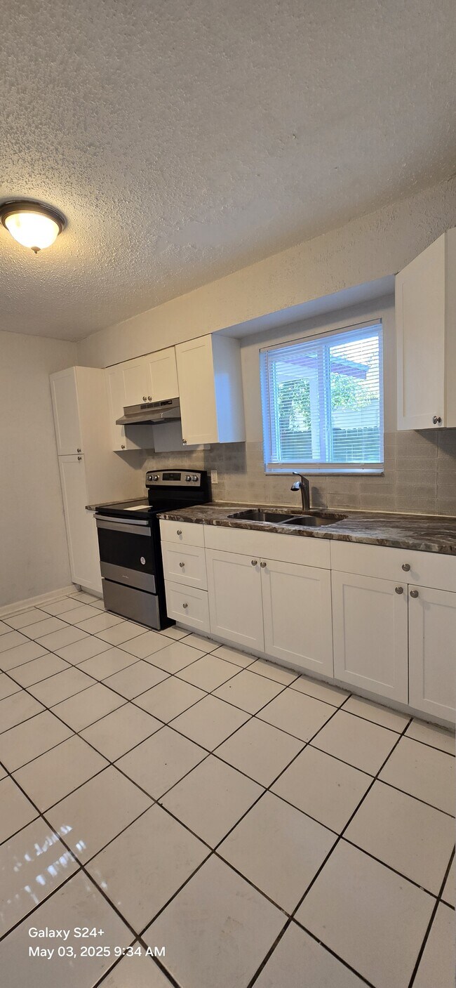 Photo - 1505 18th Ave Dr W