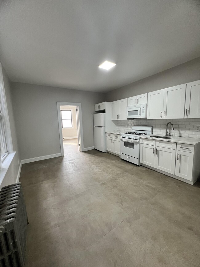 Photo - 7604 Tonnelle Ave Apartment