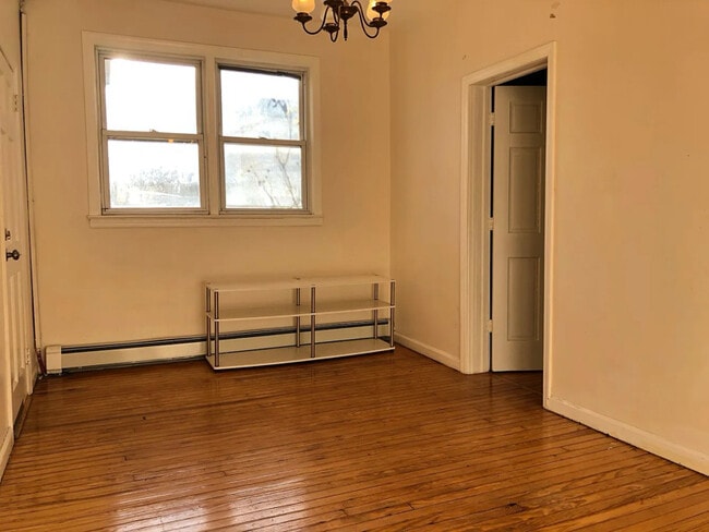 Photo - 122 Williams Ave Unit 1B