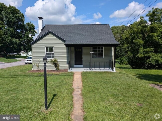 Building Photo - 1422 S Potomac St Rental