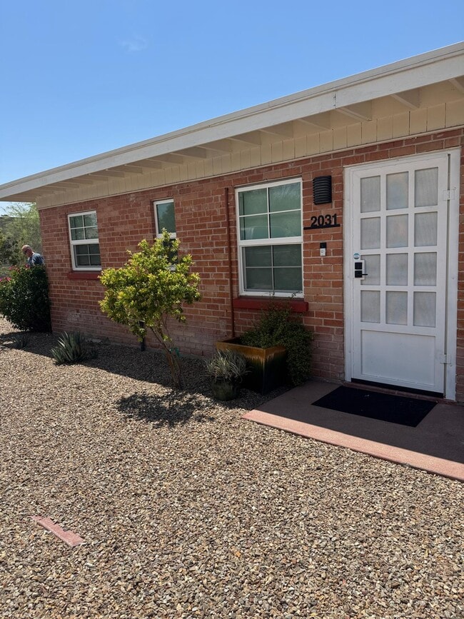 Building Photo - 2031 N Tucker Dr Unit 2031