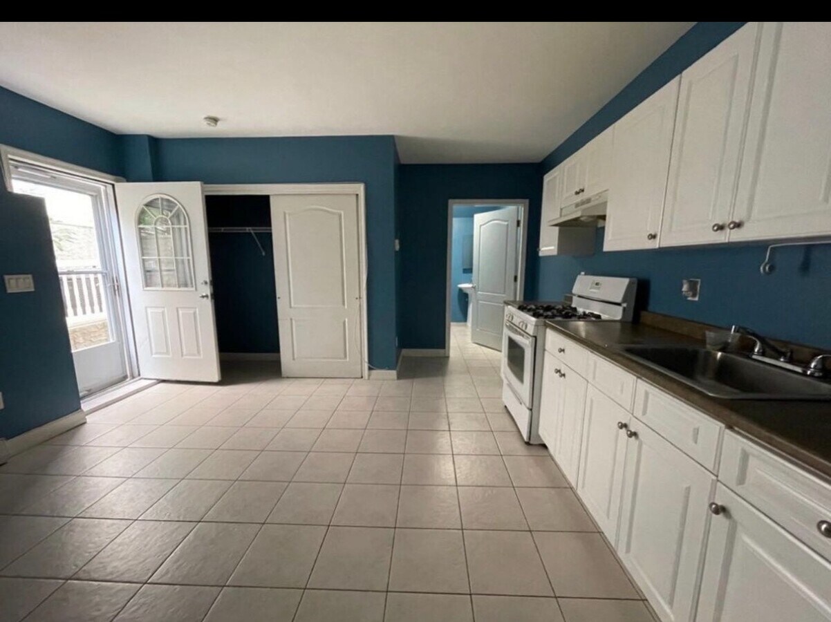 Photo - 206 Sneden Ave Casa