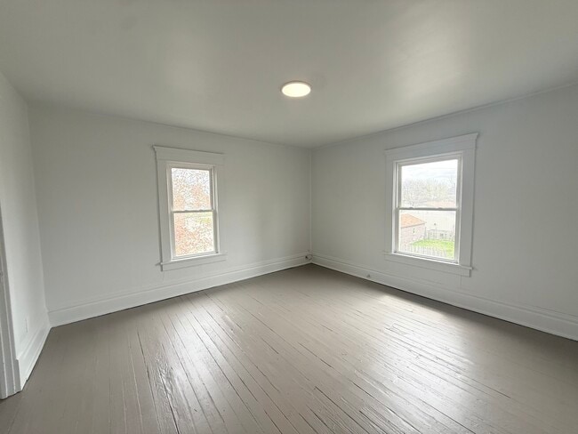 Photo - 343 Cedar Ave Unit Upper