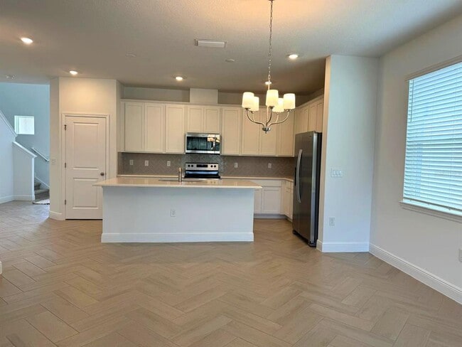 Photo - 2052 Axel St