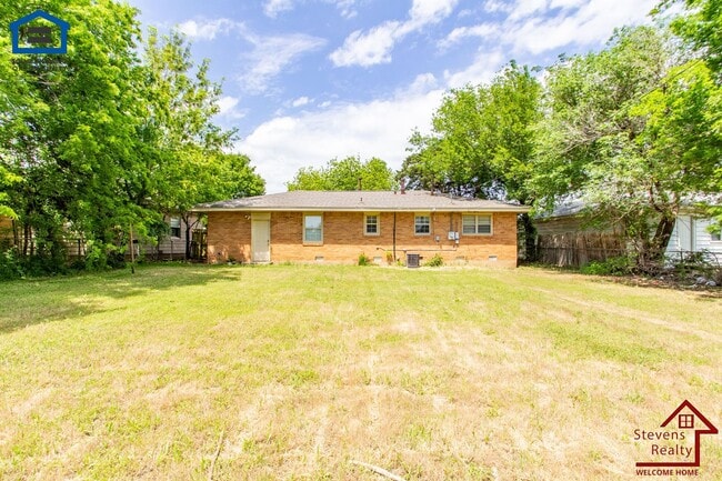 Photo - 2610 NW Lindy Ave