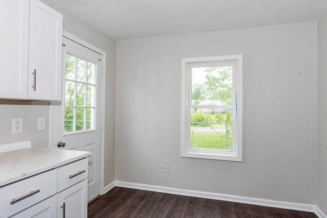 Photo - 1226-1222 Shakespeare Ave