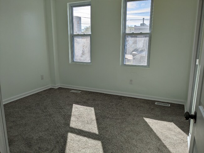 Photo - 1844 Capitol Ave NE