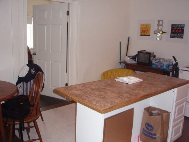 Photo - 2338 Flora St