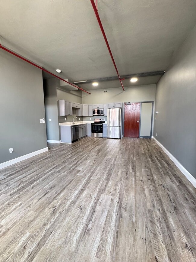 Building Photo - 70 Webster St Unit 105