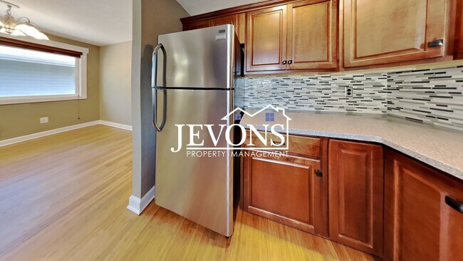 Photo - 529 NE 100th St