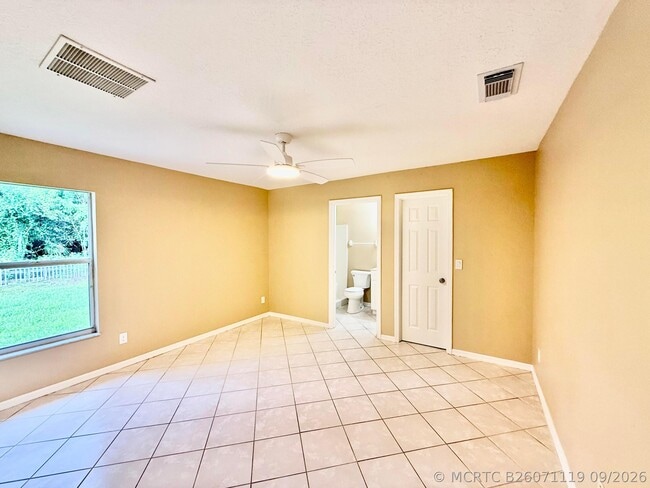 Photo - 1842 SW Leafy Rd