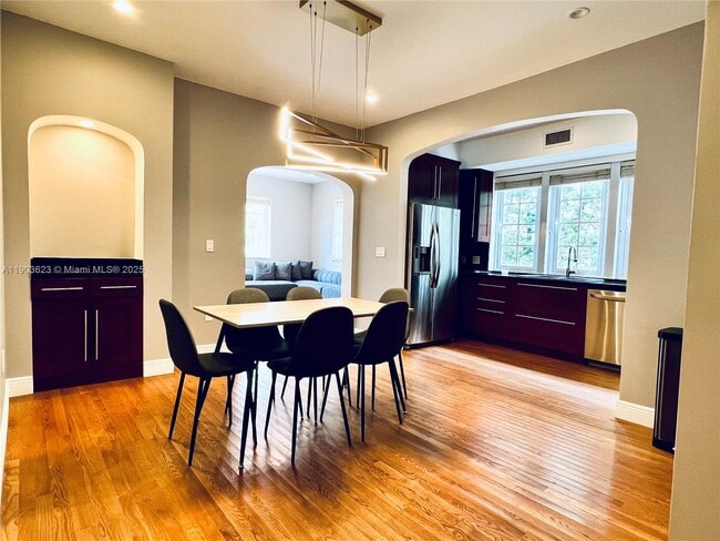 Photo - 215 Phoenetia Ave Unit 1