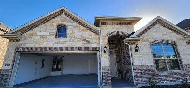 Building Photo - 2521 Birchcrest Dr