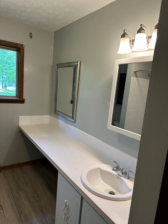 Photo - 4748-4752 Sunnyside Drive Unit 4748 Sunnyside