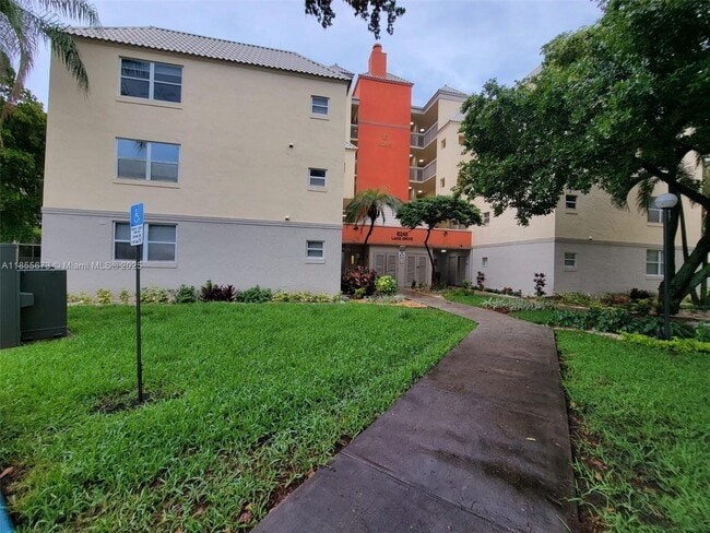 Building Photo - 8245 Lake Dr Unit 205 Rental