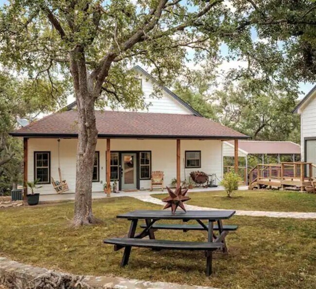 Photo - 506 Beauchamp Rd