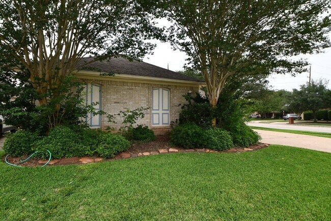 Photo - 1947 Mayweather Ln