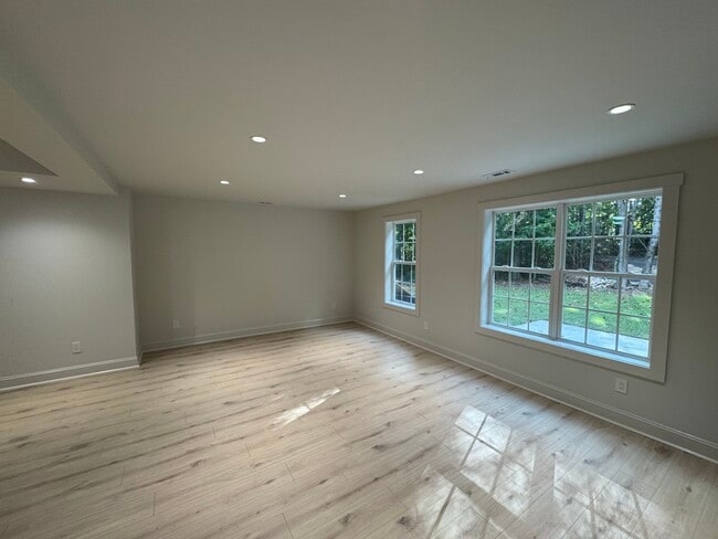 Photo - 886 Moore Rd Unit Daylight Basement Apt