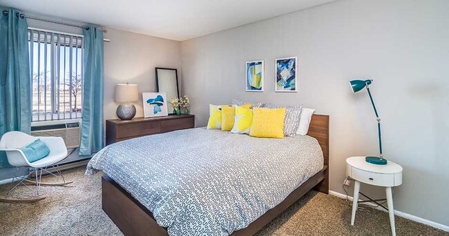 The Lakes at Fountain Square Apartment Homes