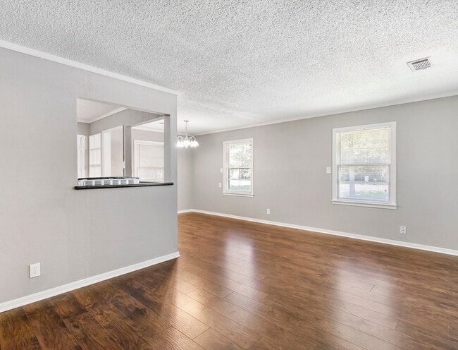 Photo - 1929 Magnolia Dr