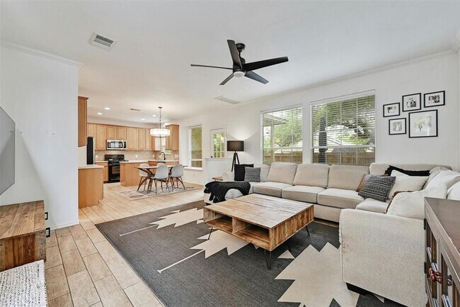 Photo - 3412 Lynnbrook Dr House