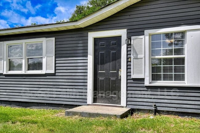 Photo - 1906 Roberson Rd