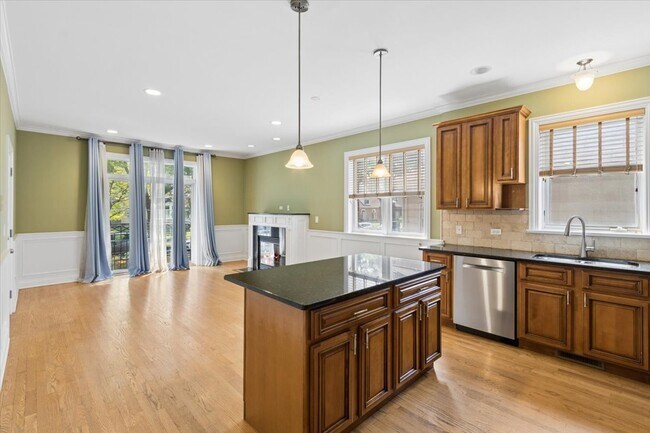 Photo - 7246 N Oakley Ave