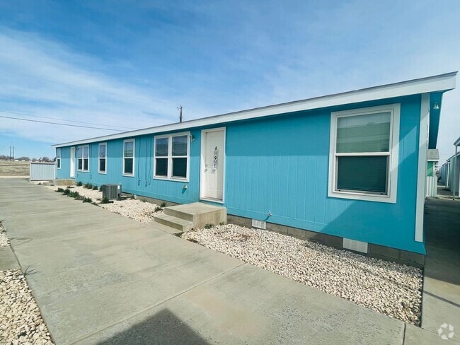Building Photo - 309 E Lime St Unit B Rental