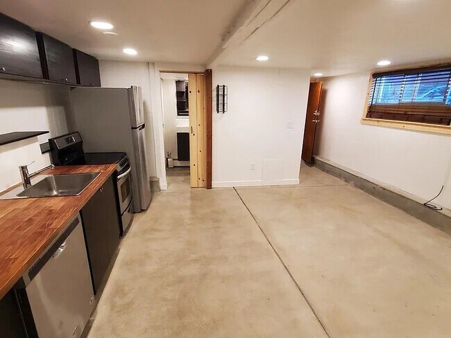 Photo - 403 23rd St Unit 11