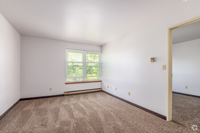 1BR, 1BA - 750SF - Living Room